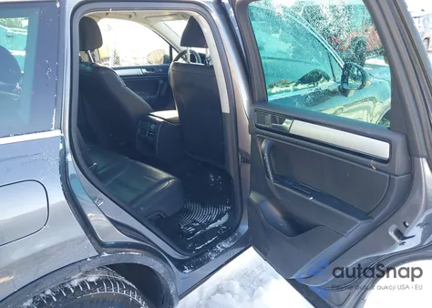 2012 Volkswagen Touareg Vr6 Sport z USA, uszkodzony, nr VIN WVGEF9BP3CD005804